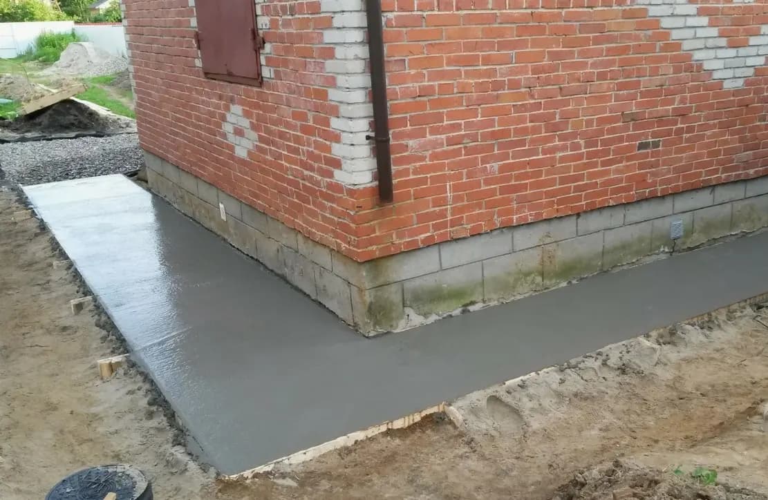 Отмостка и площадка — работа бригады Опыт Строй